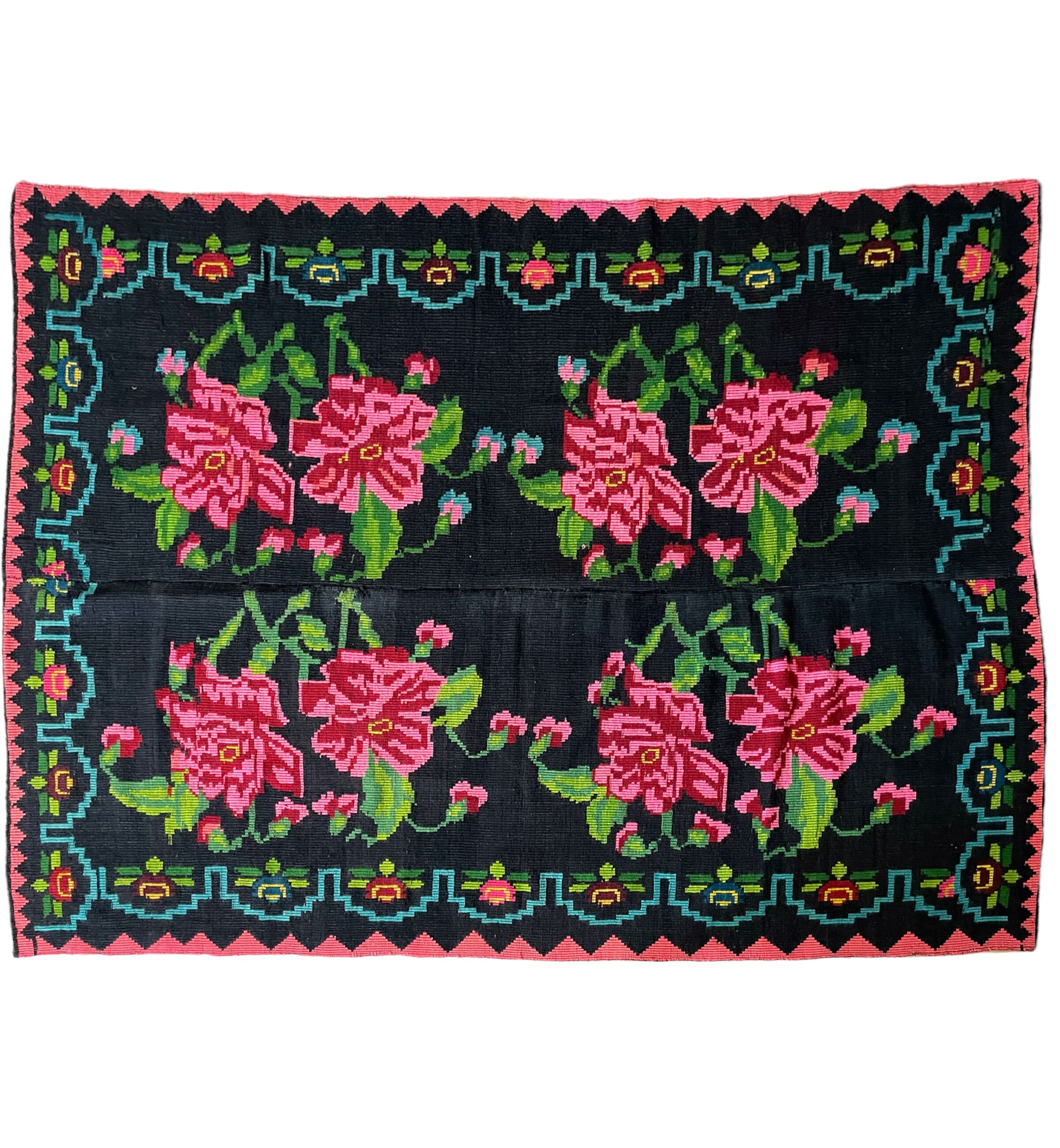 Tapis en laine roumaine tissé à la main avec fleurs roses sur fond noir