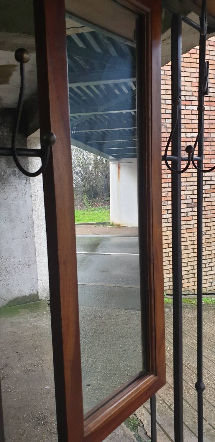 Contemporary locker room