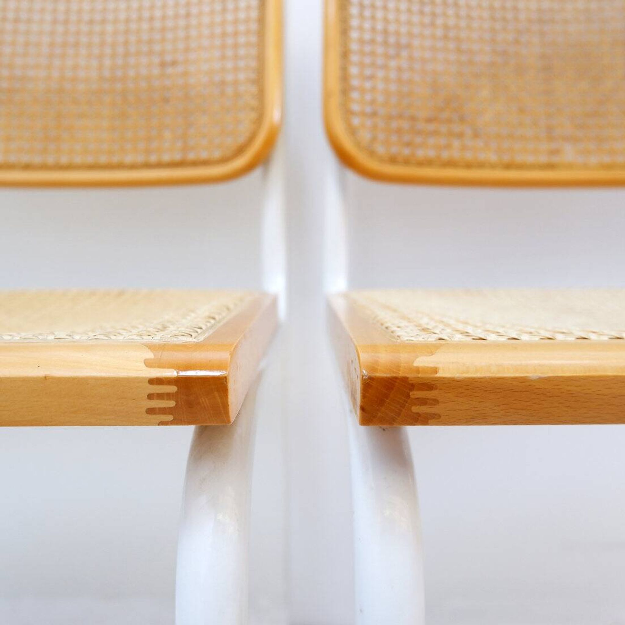 Set of 4 Italian rattan and white metal chairs