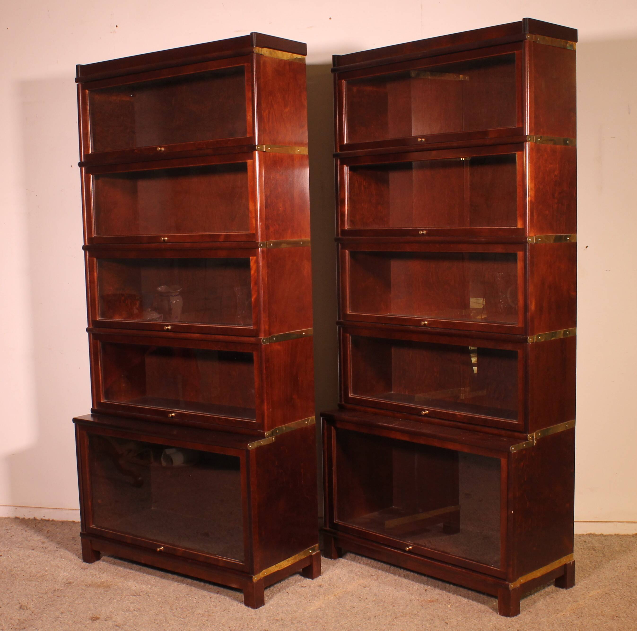 paire de bibliothèques dit stacking bookcase en acajou