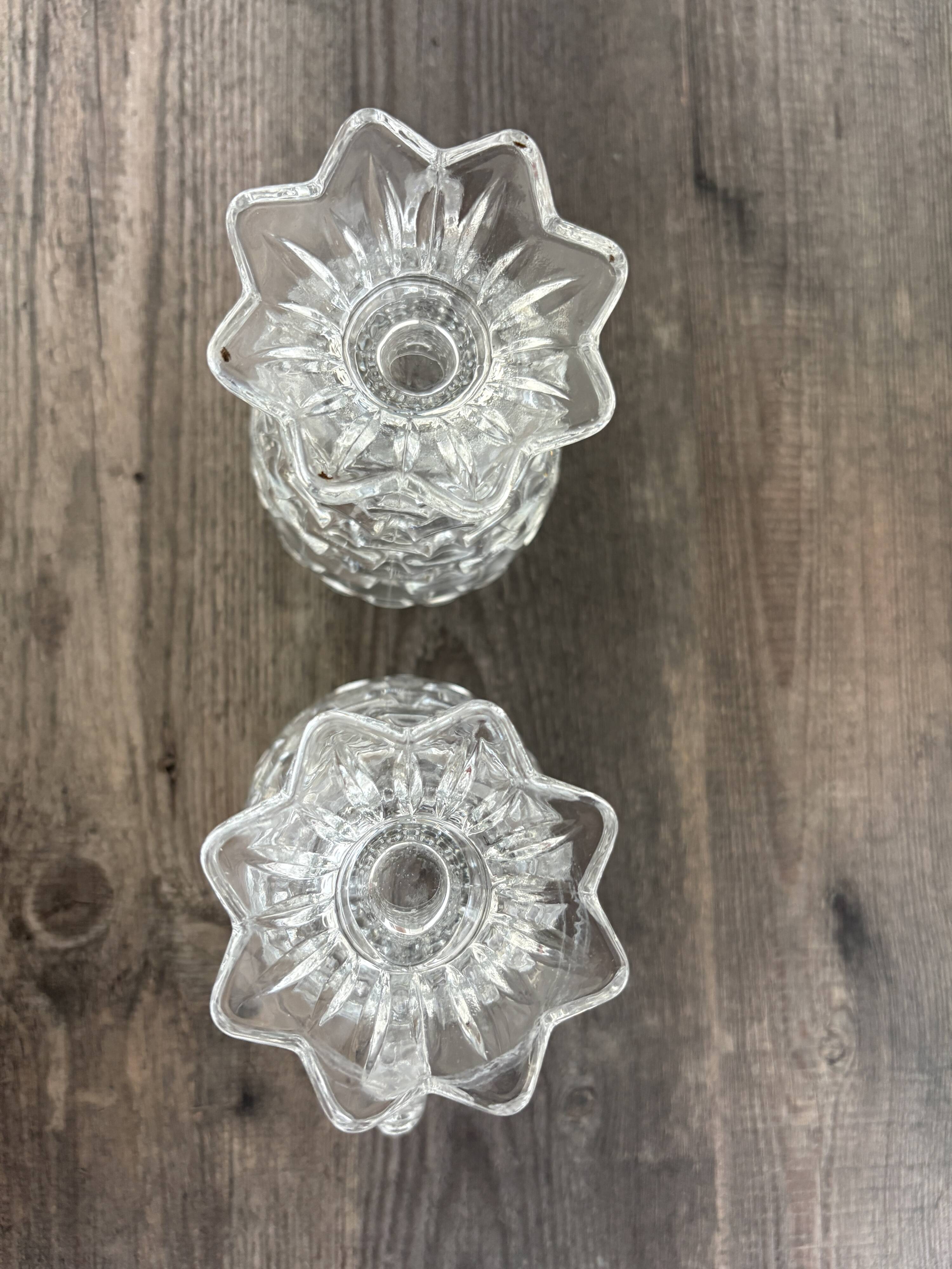 Set of 2 vintage pressed glass cups/mugs.