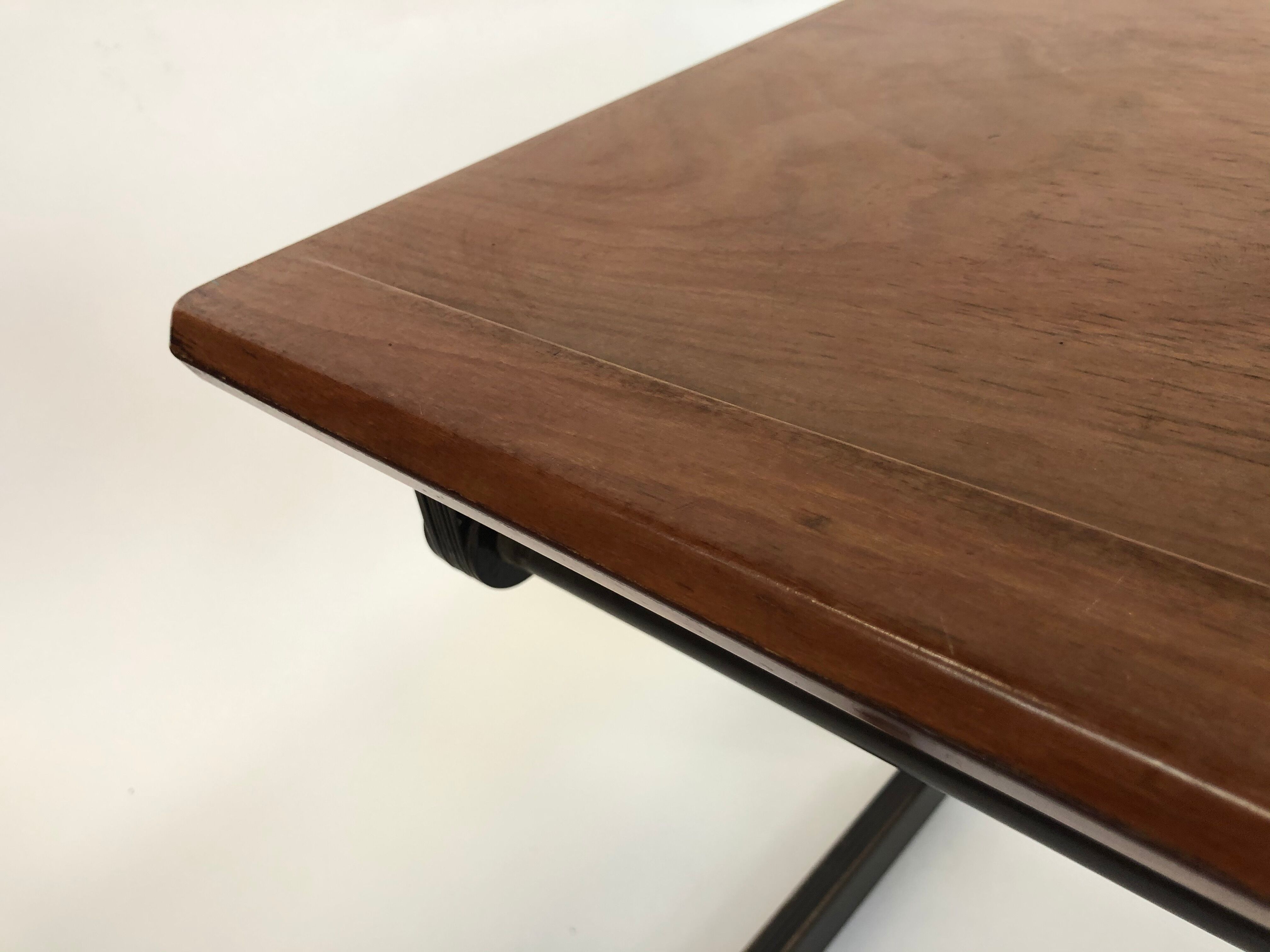 Bureau industriel des années 70 Pays-Bas Marko Galvanitas avec sa chaise