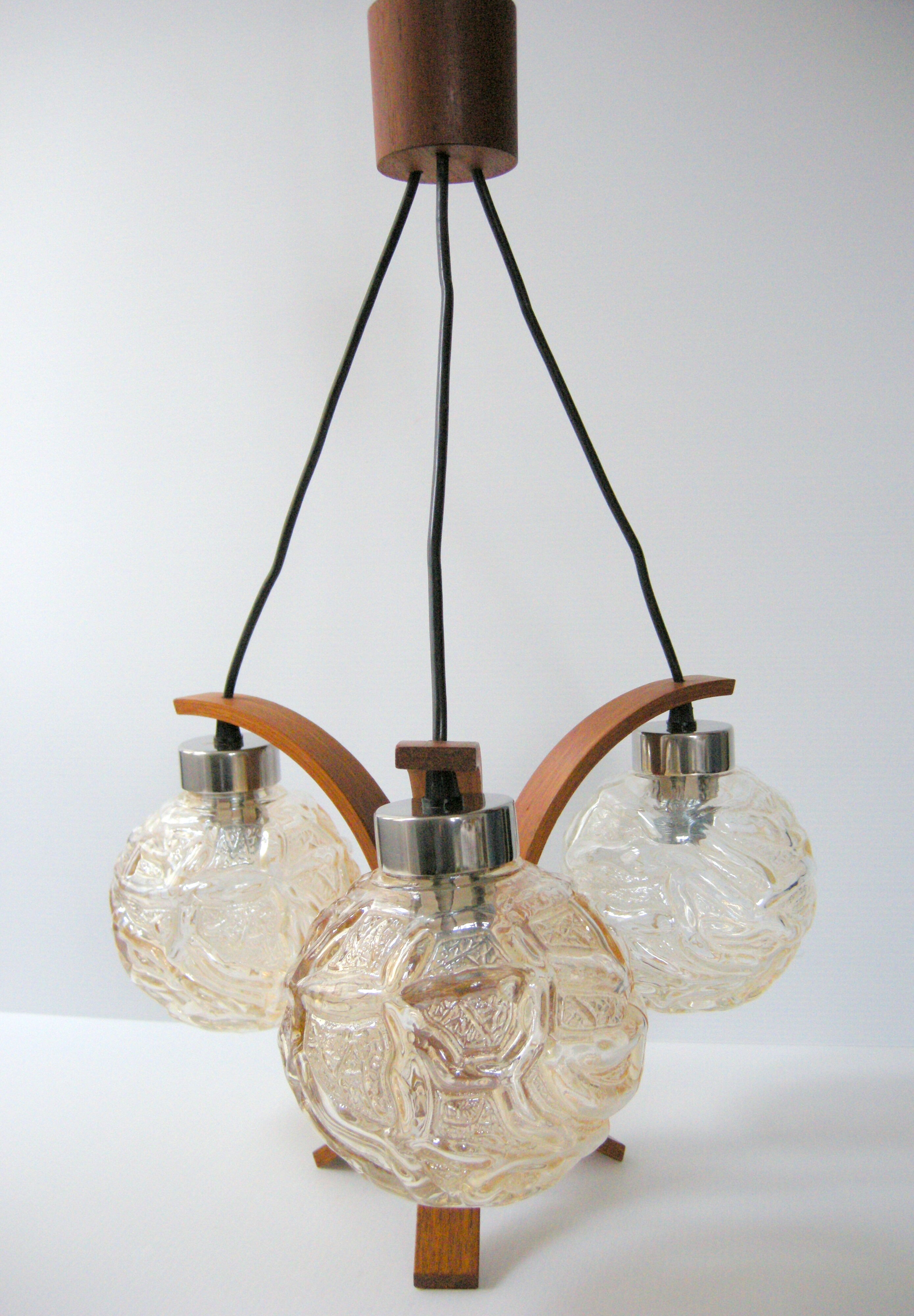 Vintage suspension lamp 1970 wood & glass