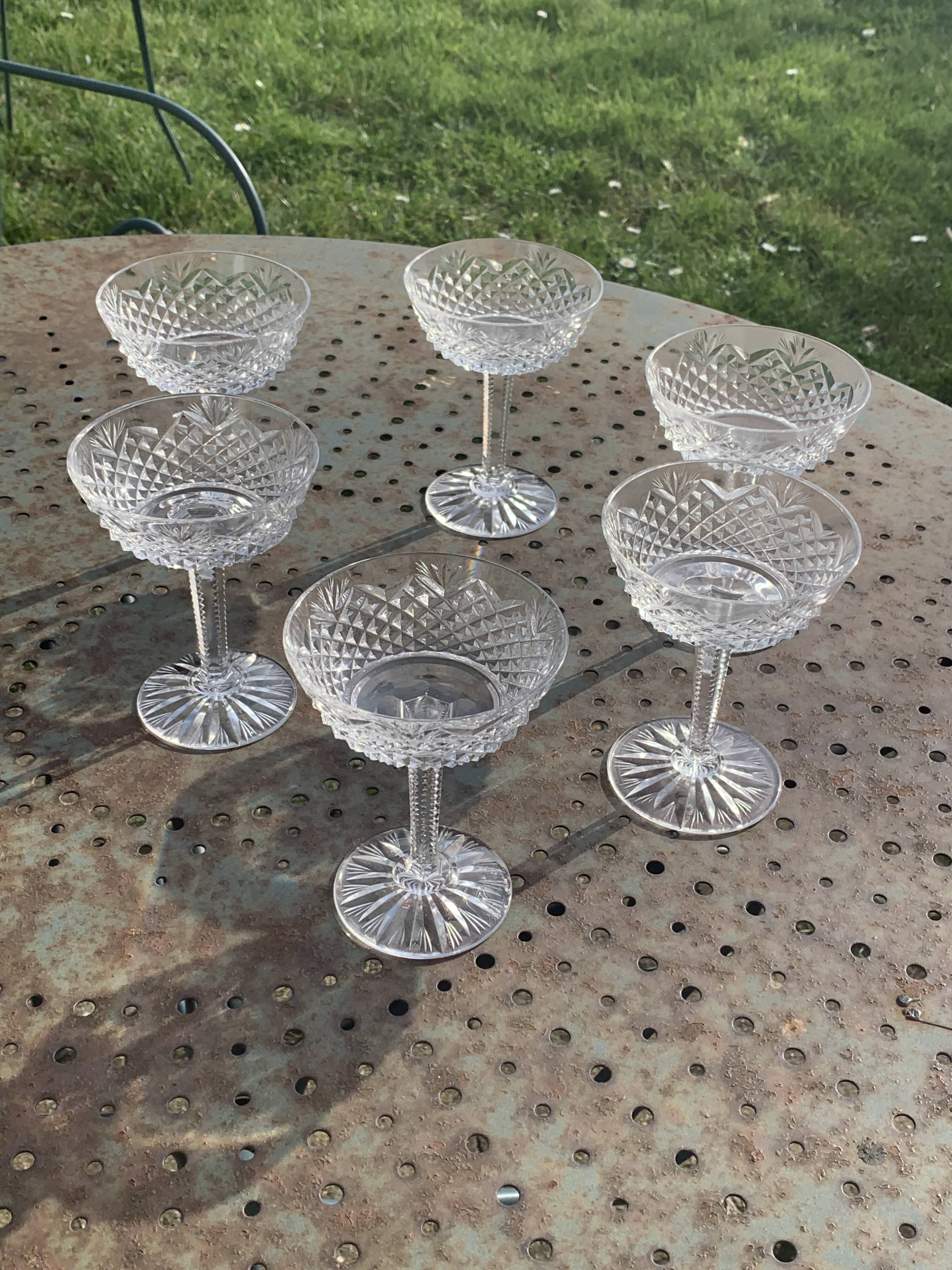 6 champagne glasses in glass and transparent crystal, antique chiseled