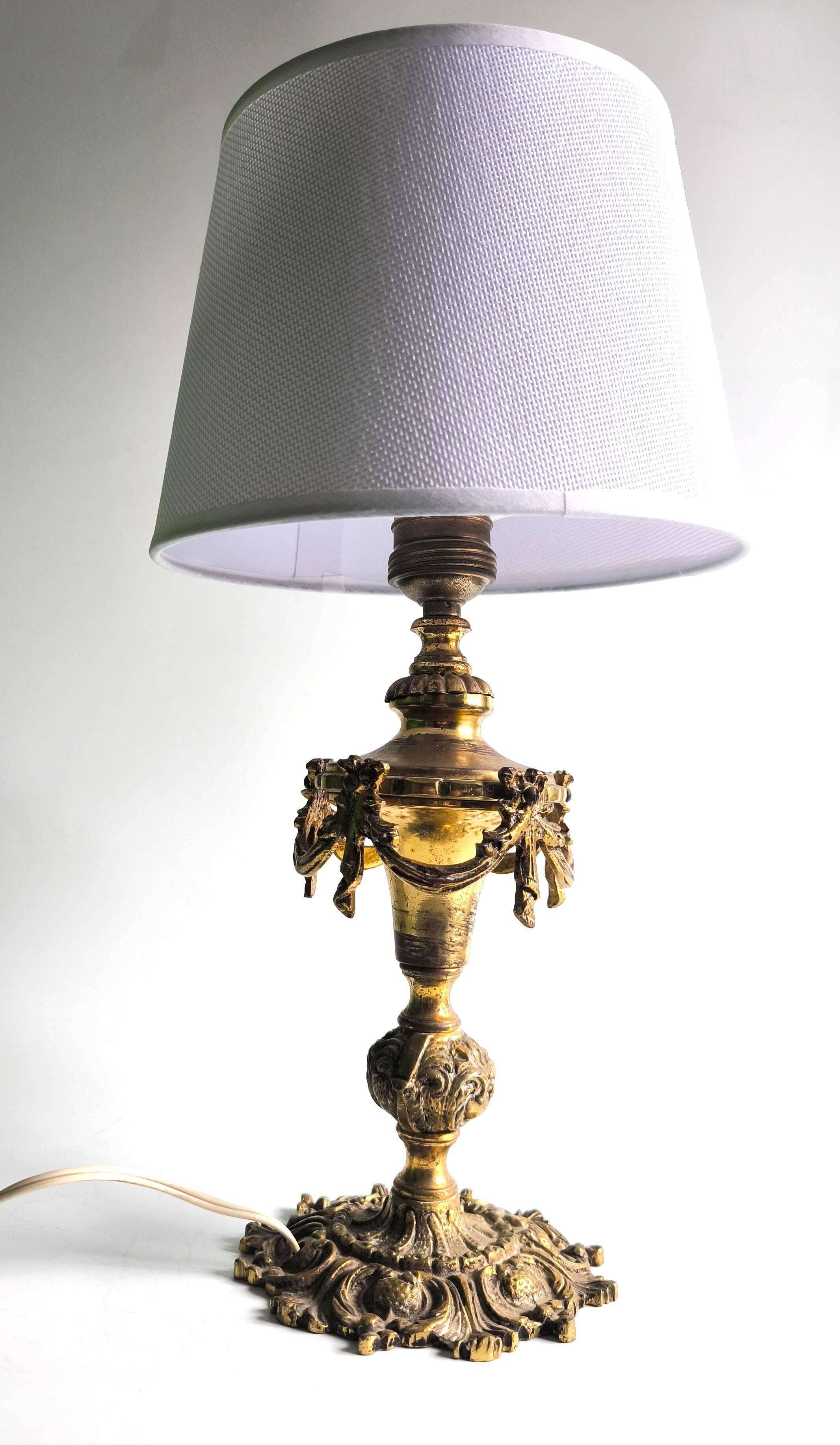 Belgian bronze lamp in Neoclassical style (circa 1910 - 1920)