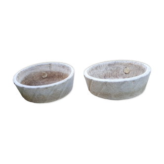 Pair of grandon fes round planters