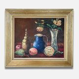 Nature morte avec une cruche bleue et des tulipes