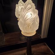 Lampe à poser pied laiton et globe flamme vintage 