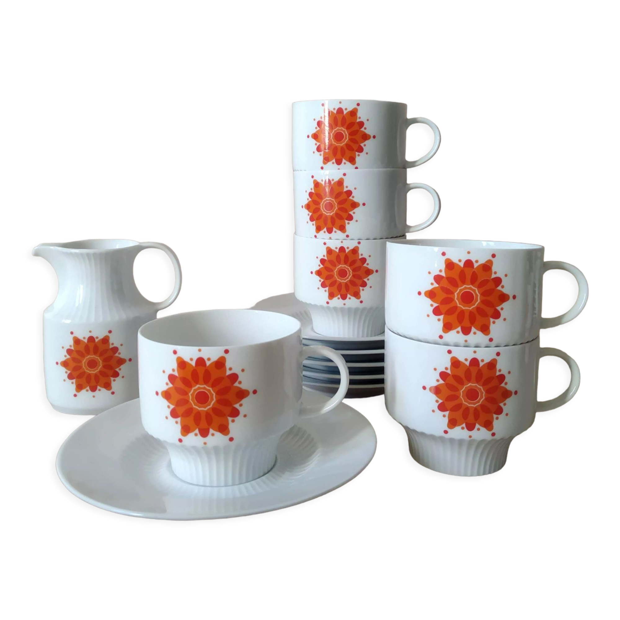 Lot 12 tasses à café et pot à lait en porcelaine Ak Kaiser années 70