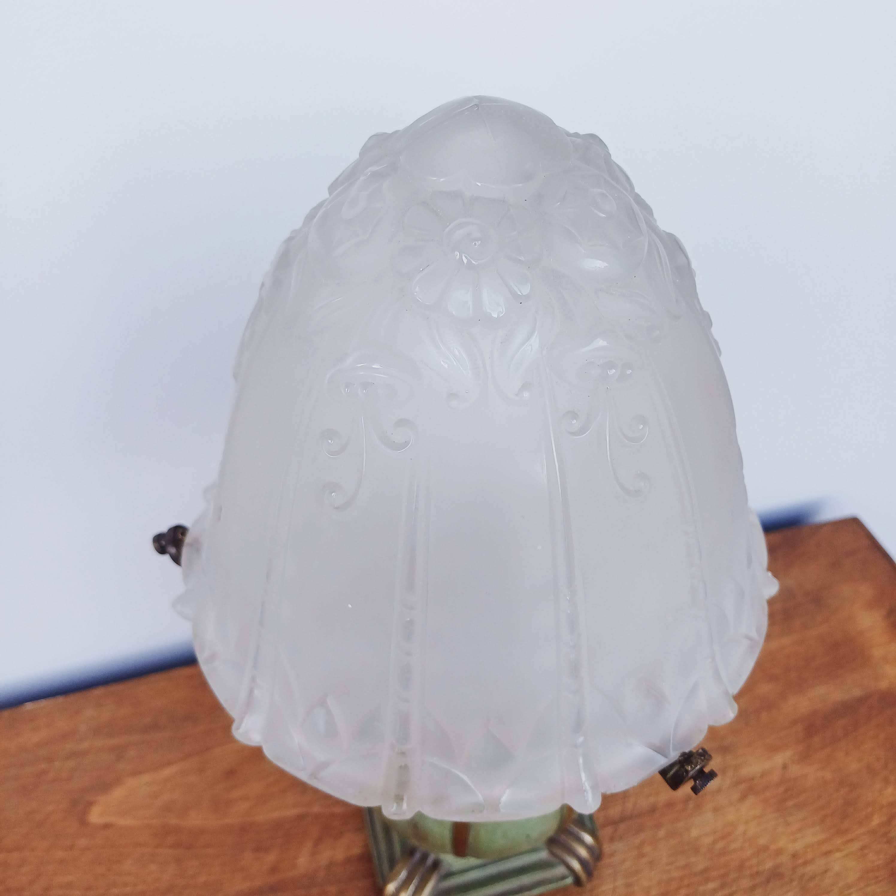 Art nouveau bronze lamp signed Albert Marionnet (1852-1910)