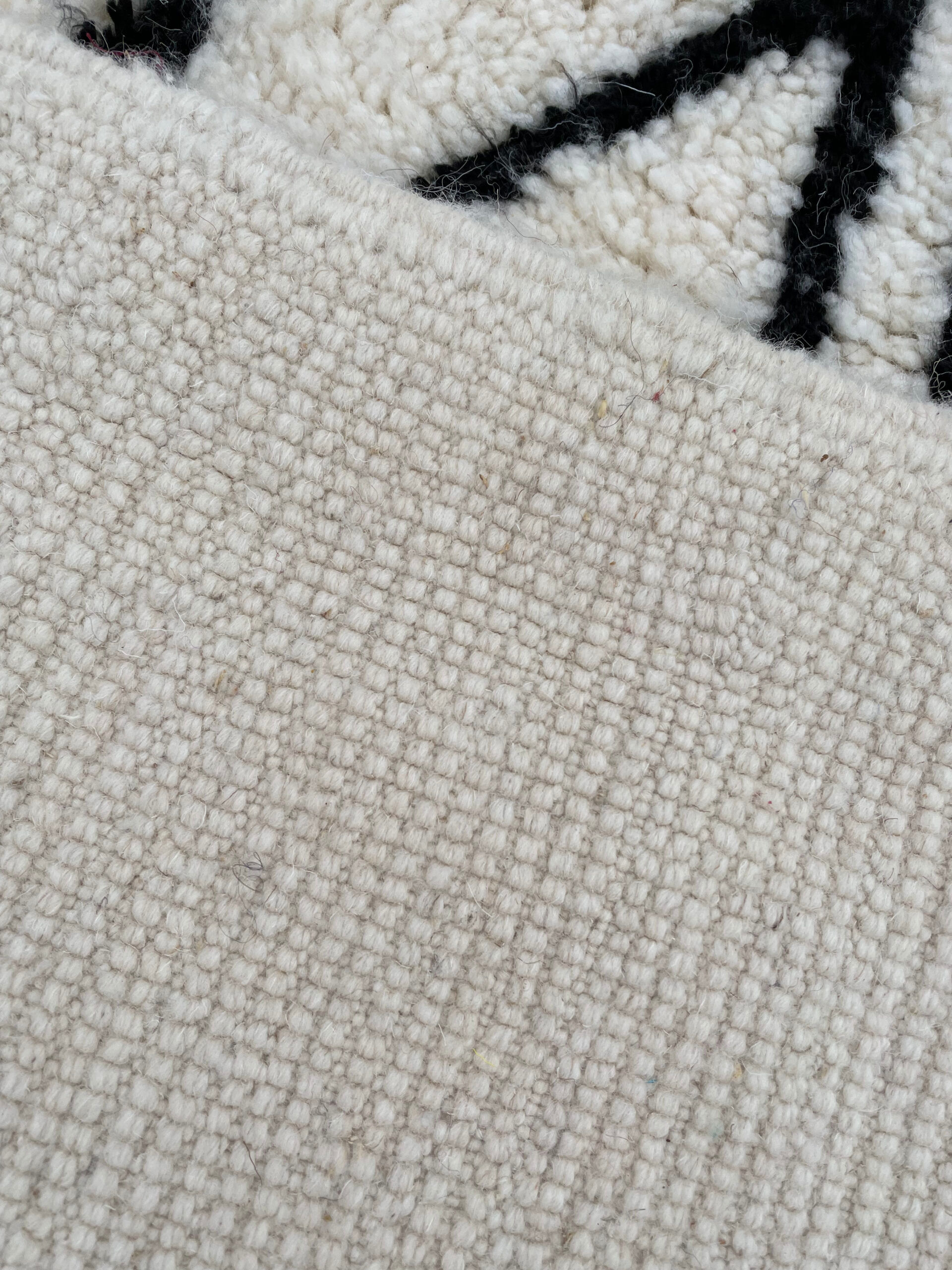 Modern Moroccan berber carpet Beni ouarain 200×320 cm
