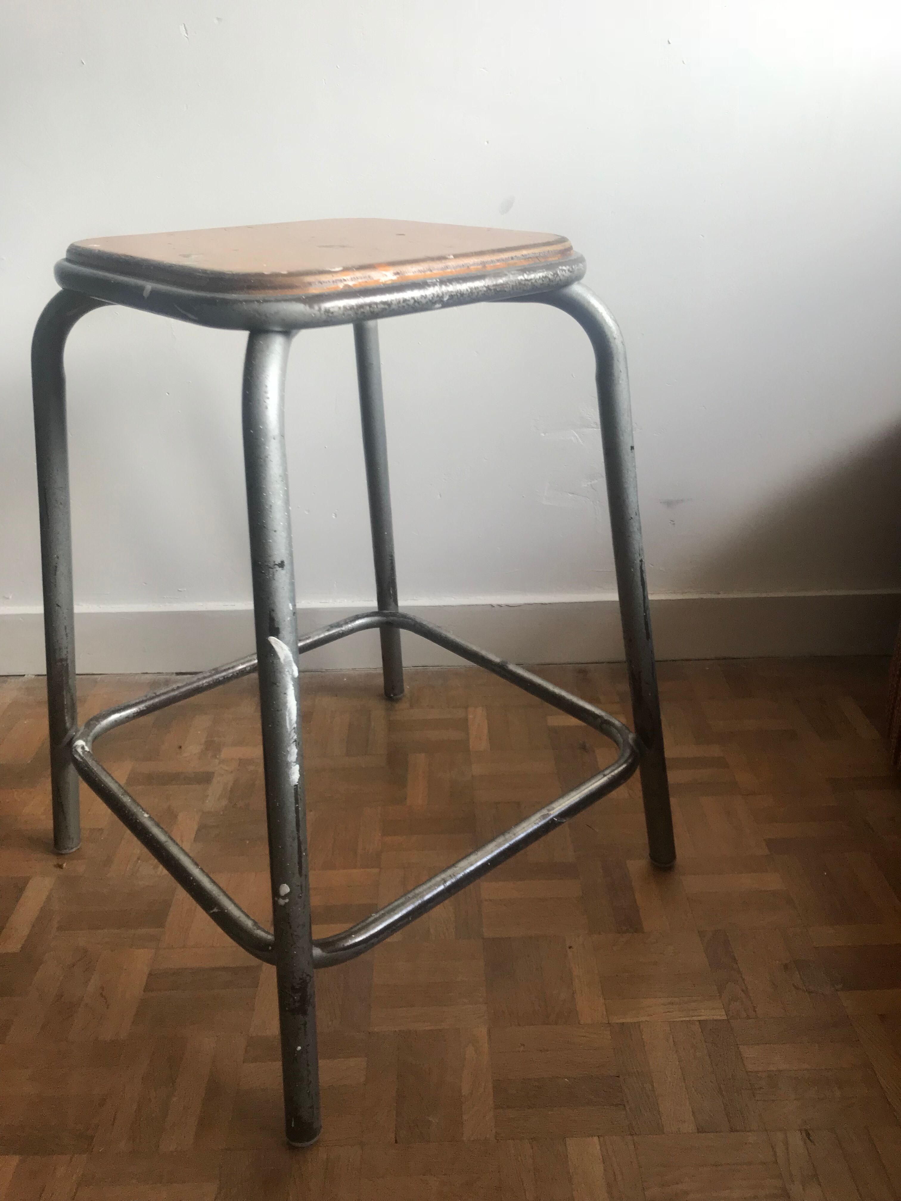 Laboratory stool
