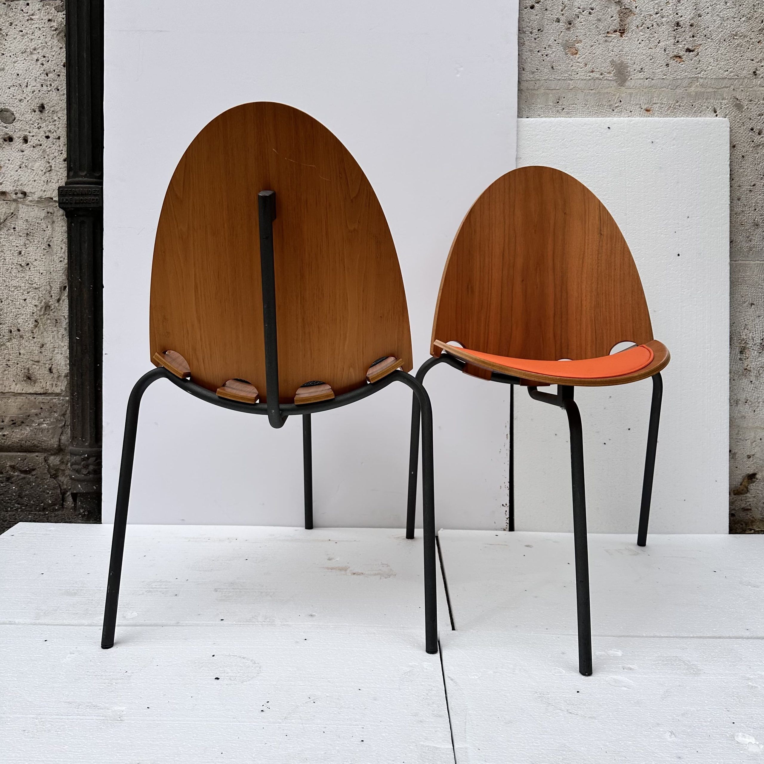 Set of "A6" chairs, Joseph-André Motte for Steiner, wood and leather, 2000s – France