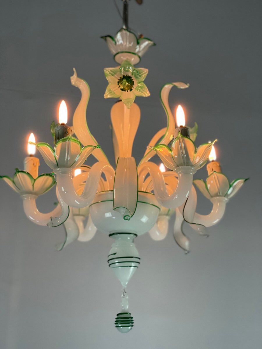 Venetian chandelier in opaline white and green Murano glass