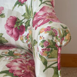 Canapé crapaud ancien rénové – tissu schintz aux pivoines et chinoiseries