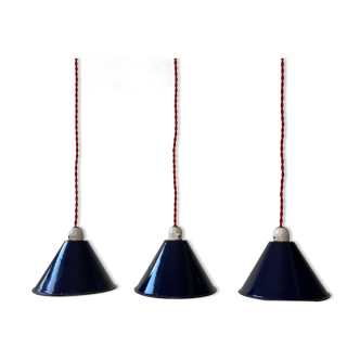 Lot 3 blue enamelled conical suspensions