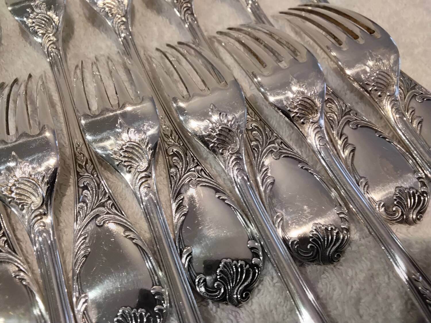 12 silver plated table forks by Christofle Marly, 20.7cm