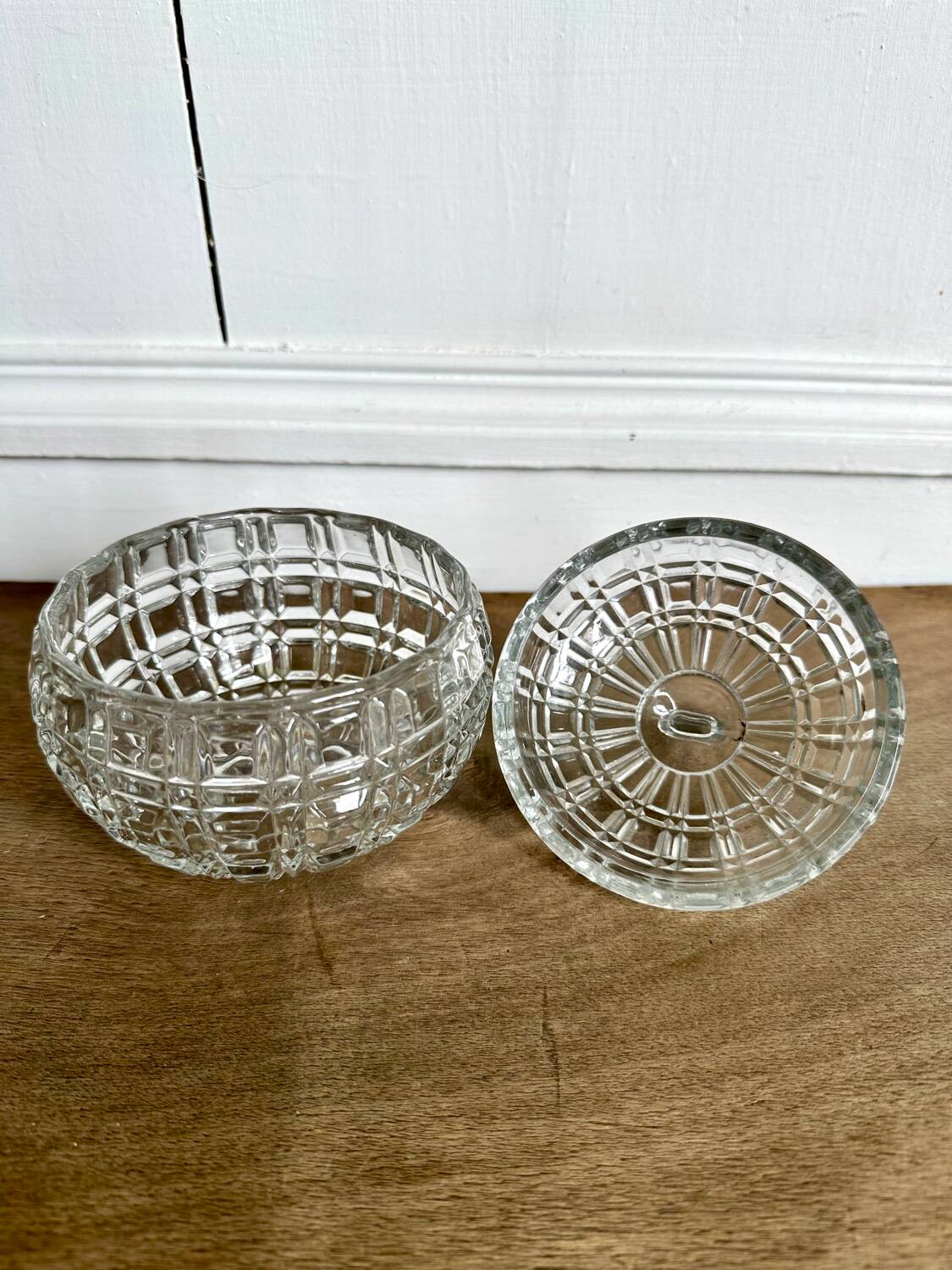Former Portieux crystal sugar bowl