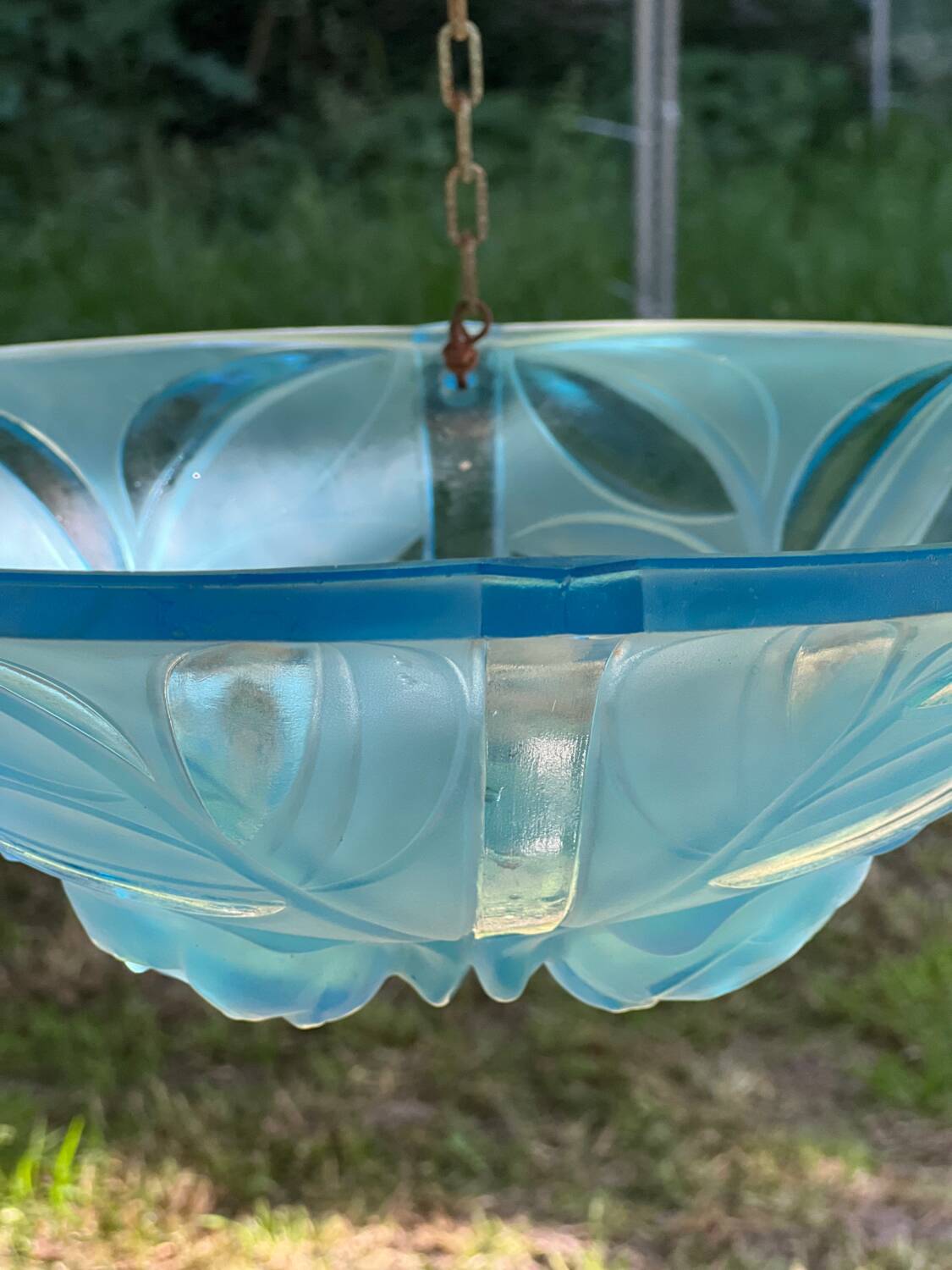 Basin pendant light, in flowered blue glass. Art Deco