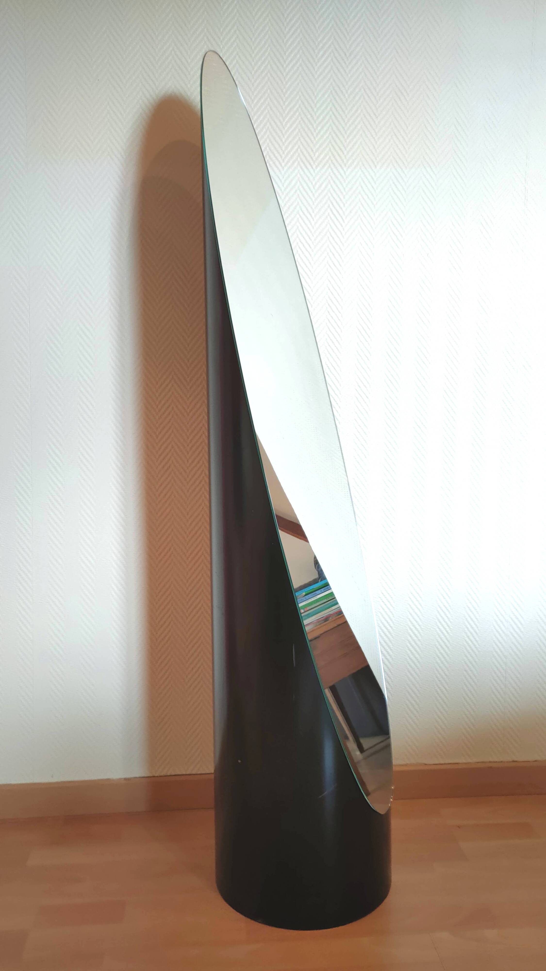 Large Lipstick mirror design 70s