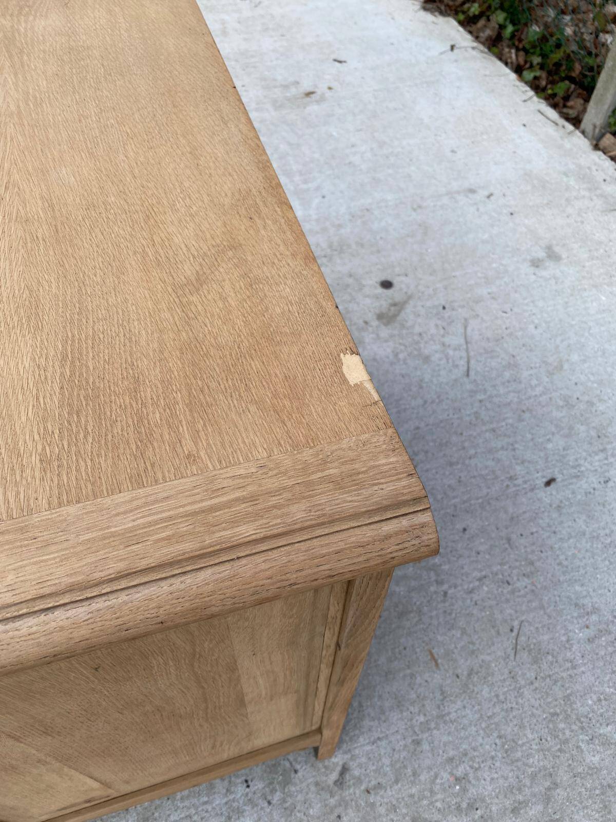 Commode vintage Louis XV rénovée en chêne brut