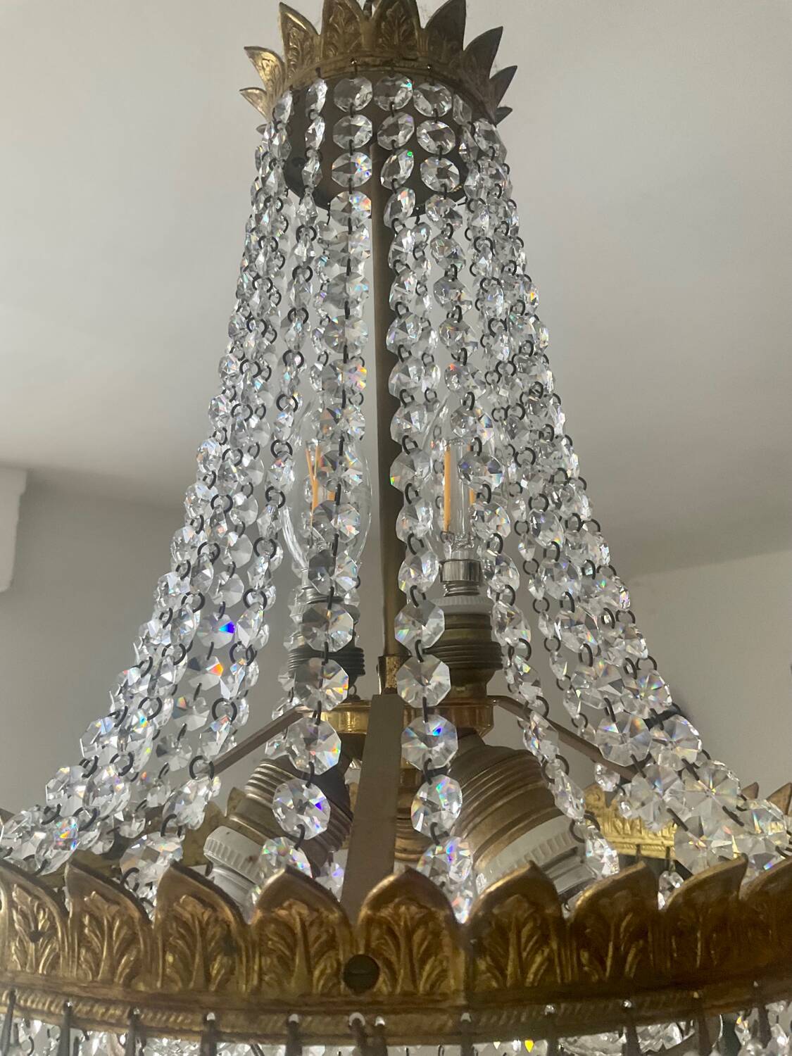 Hot air balloon chandelier in brass and crystal pendants