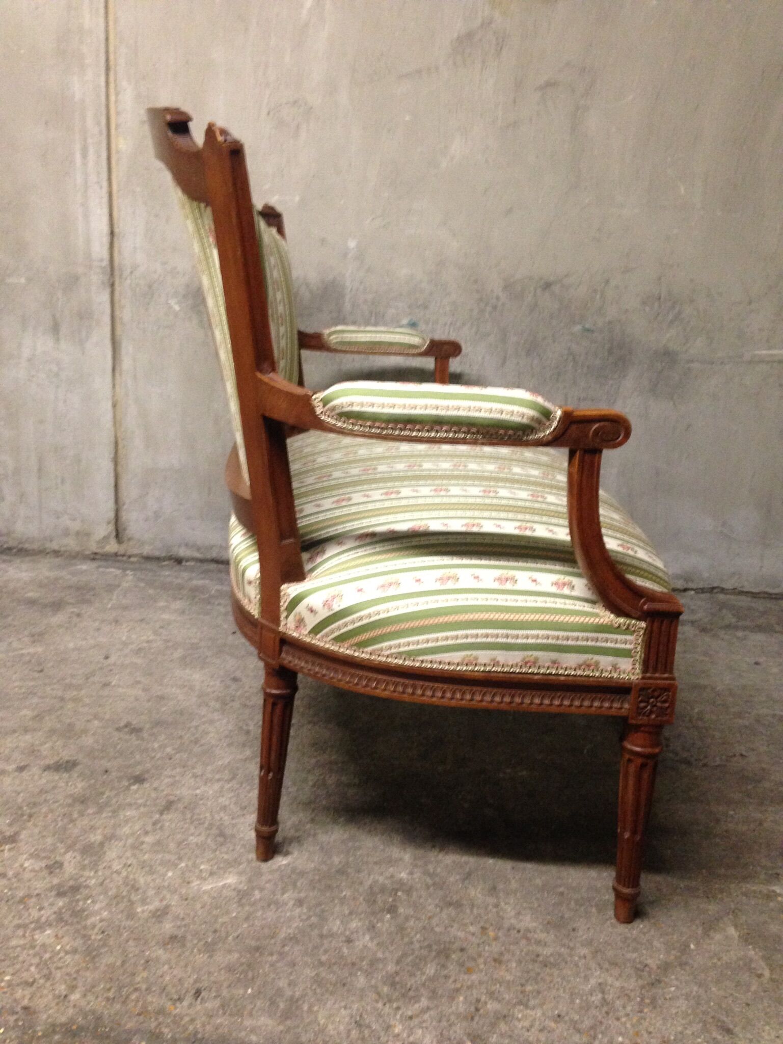 Salon Louis XVI sofa and pair of cabriolets