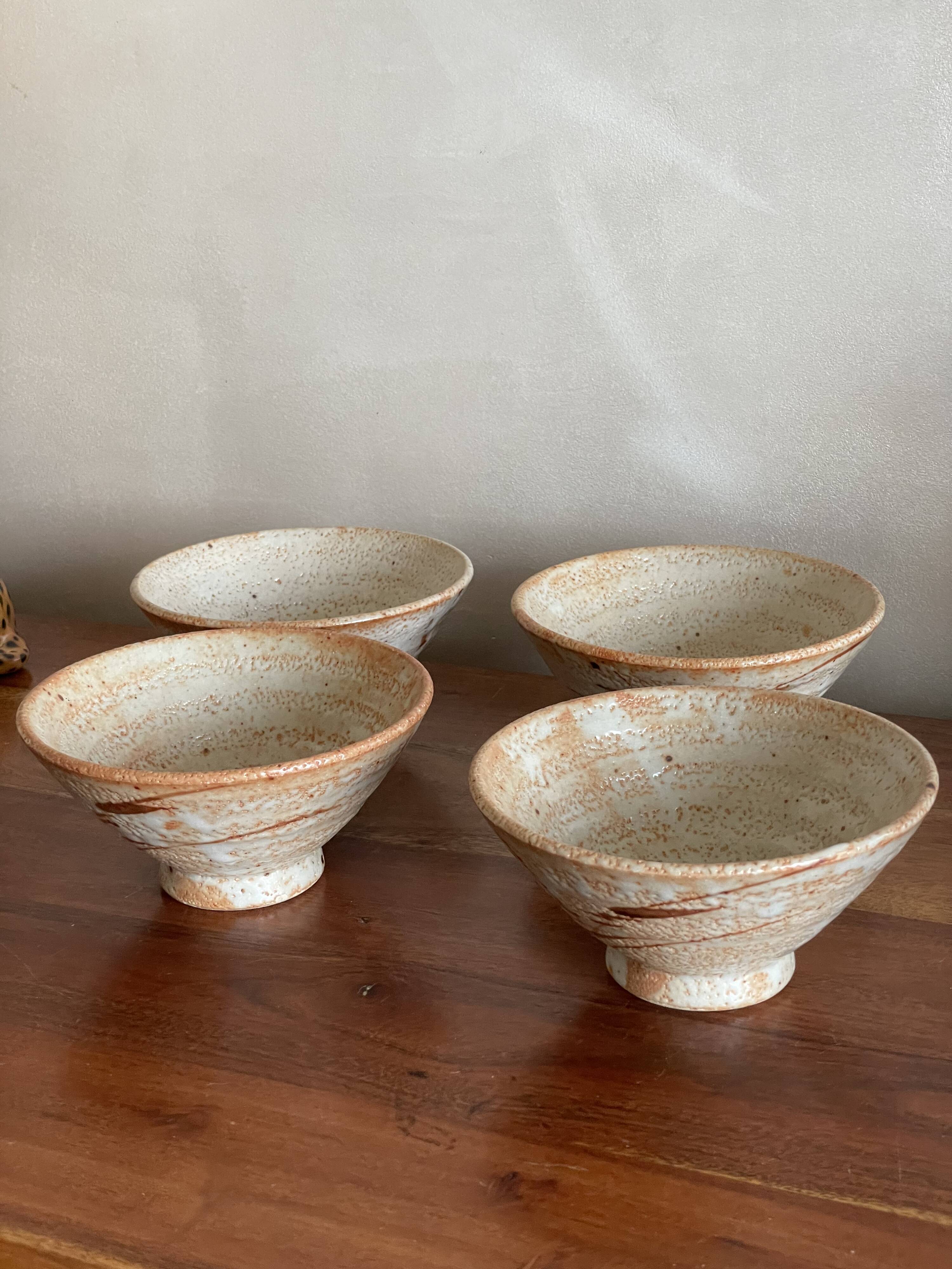4 bowls in Japanese decoration stoneware