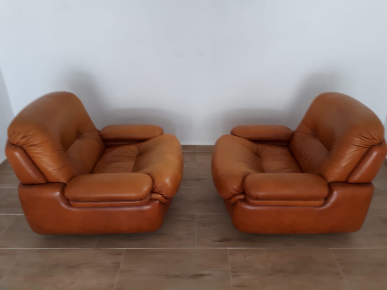 Pair of armchairs, Italy, 70