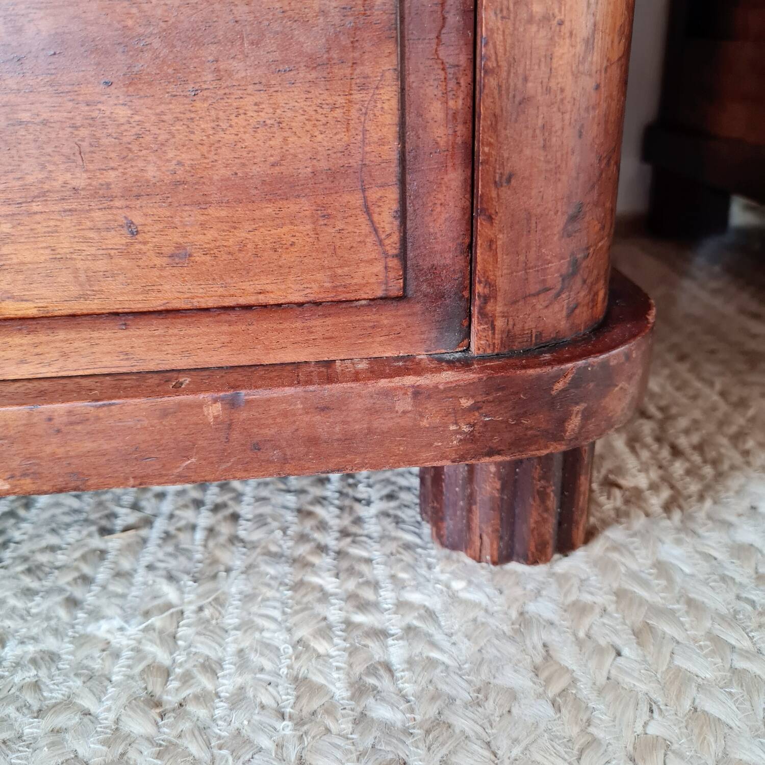 Paire de chevets Art déco en bois et marbre noir