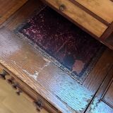 Beautiful vintage 20th-century American cylinder desk and its chair.