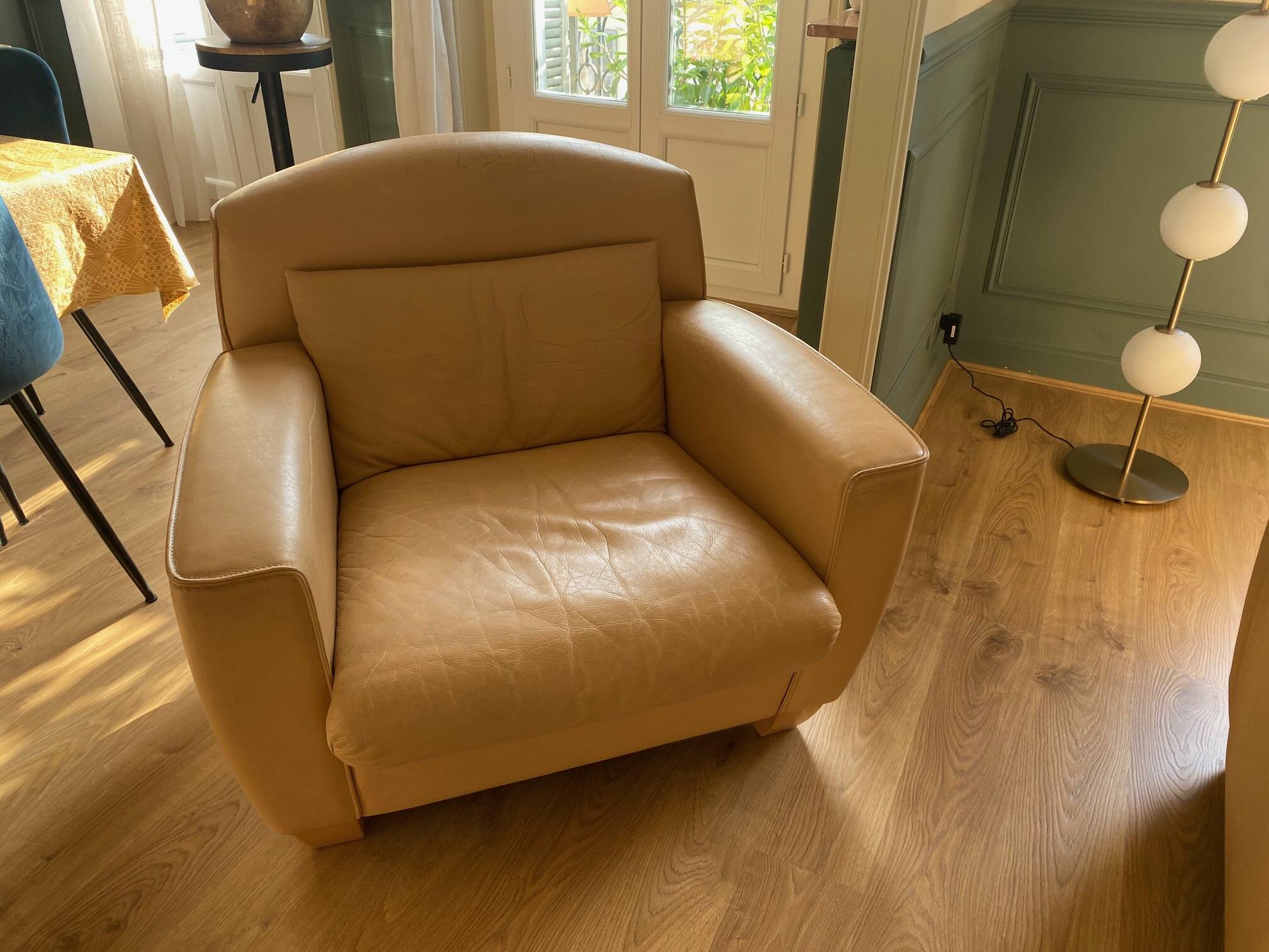 Canapés suisses De Sede en cuir Vintage Beige à venir chercher Nice centre 06