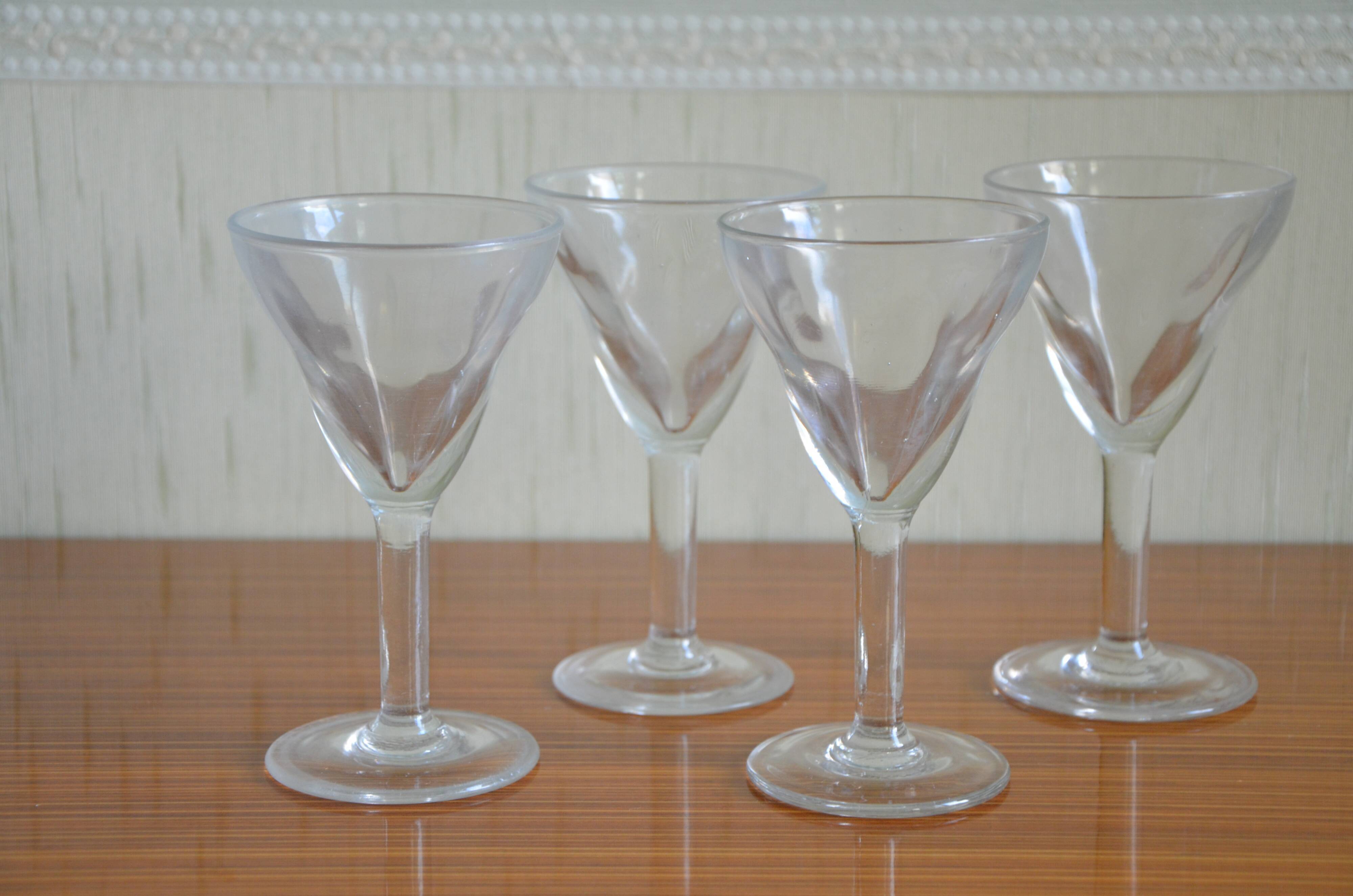 Set of 4 antique glasses