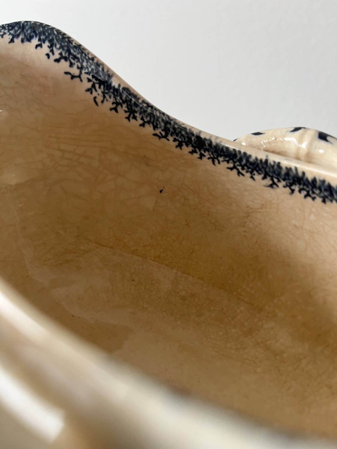 Sauce boat U & Cie Sarreguemines model “currants”