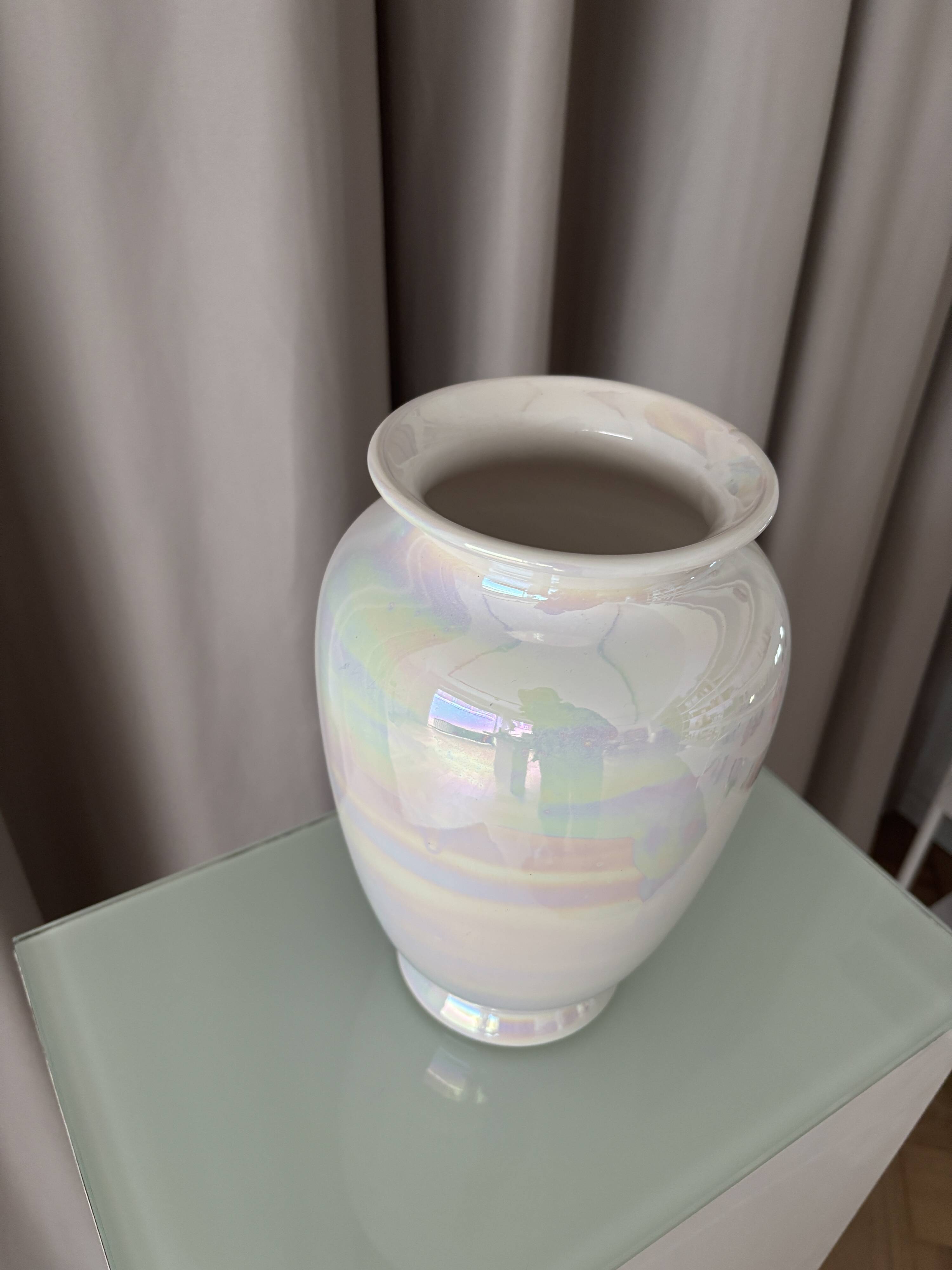 Vintage Iridescent White Vase – 1980s/1990s Pearl Lustre Glaze