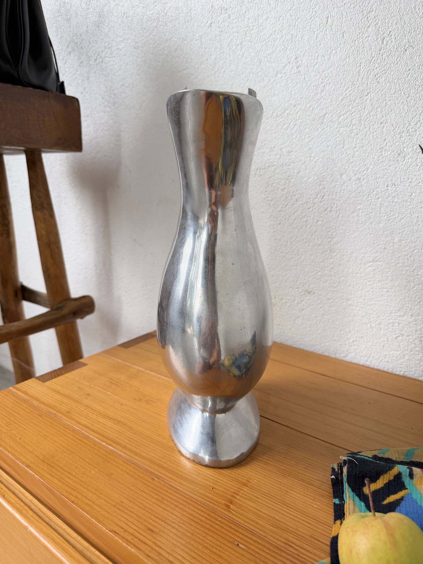Aluminium fountain vase