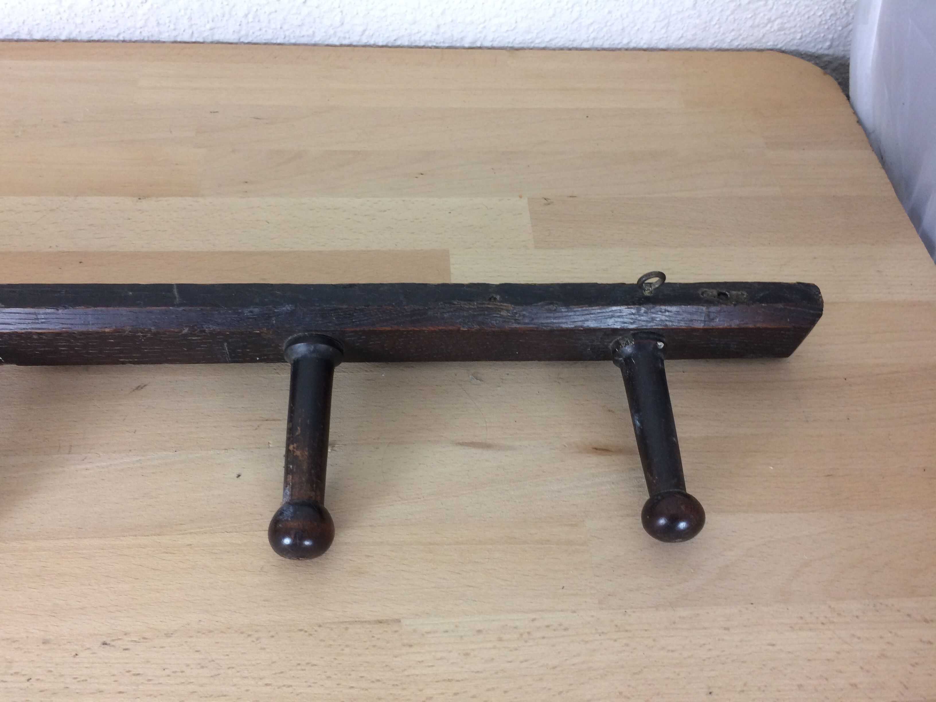 5-ball wooden wall coat holder