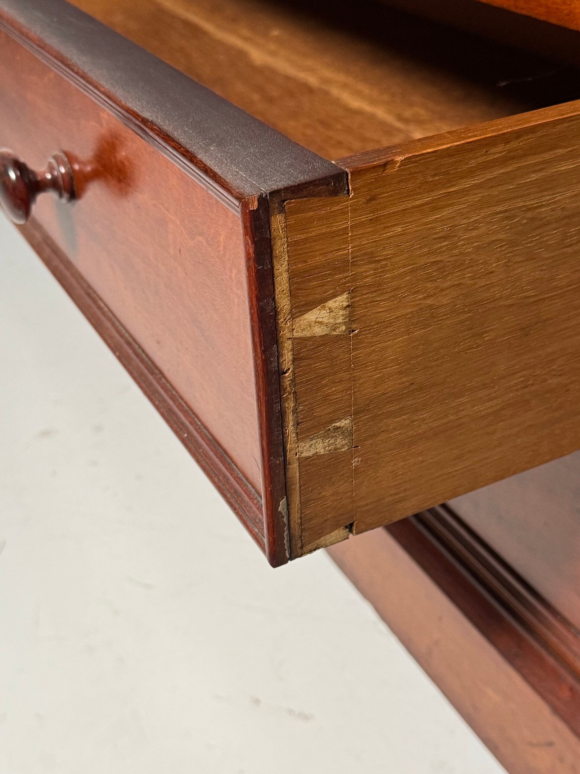 Mahogany chest of drawers 19th century