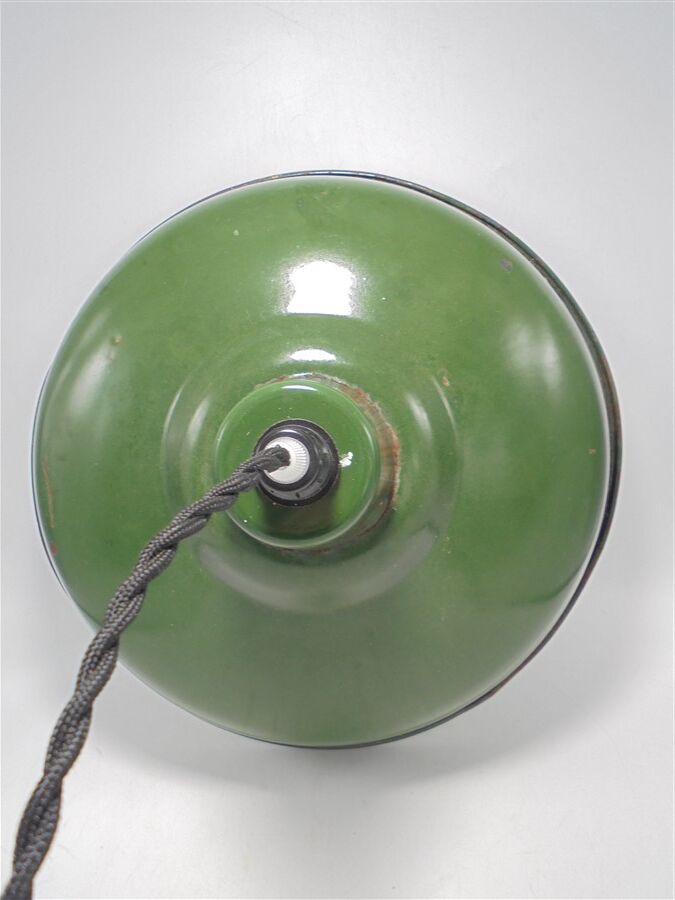 Enamelled sheet metal suspension