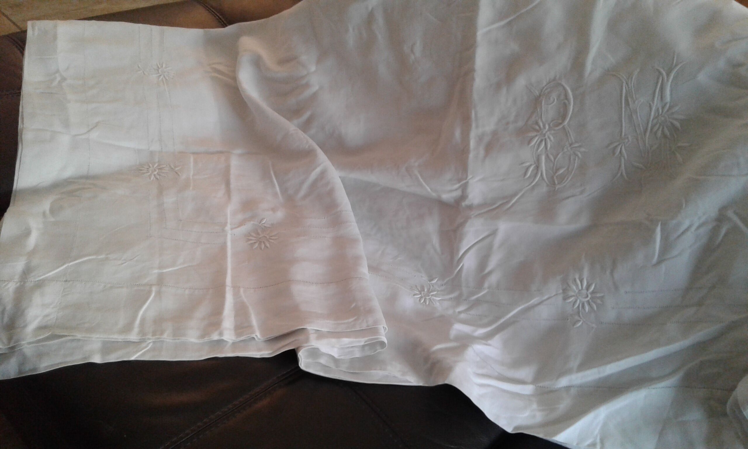Lin Drap. monogramme embroidered B M and flowers.