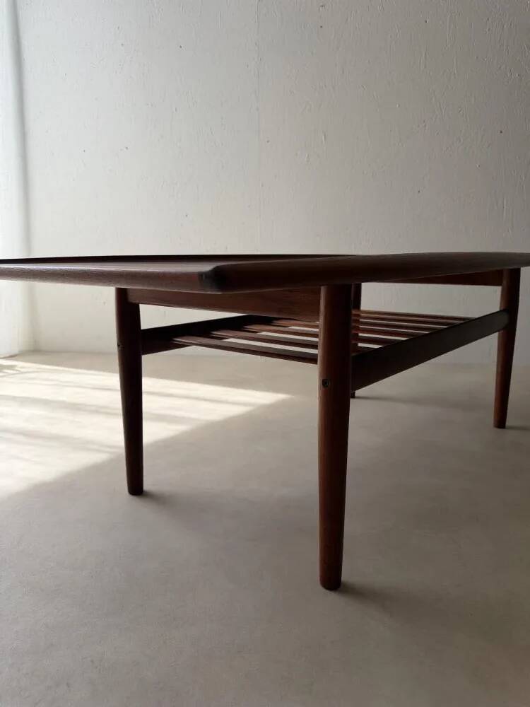 Grete Jalk teak coffee table Glostrup Møbelfabrik 1960s