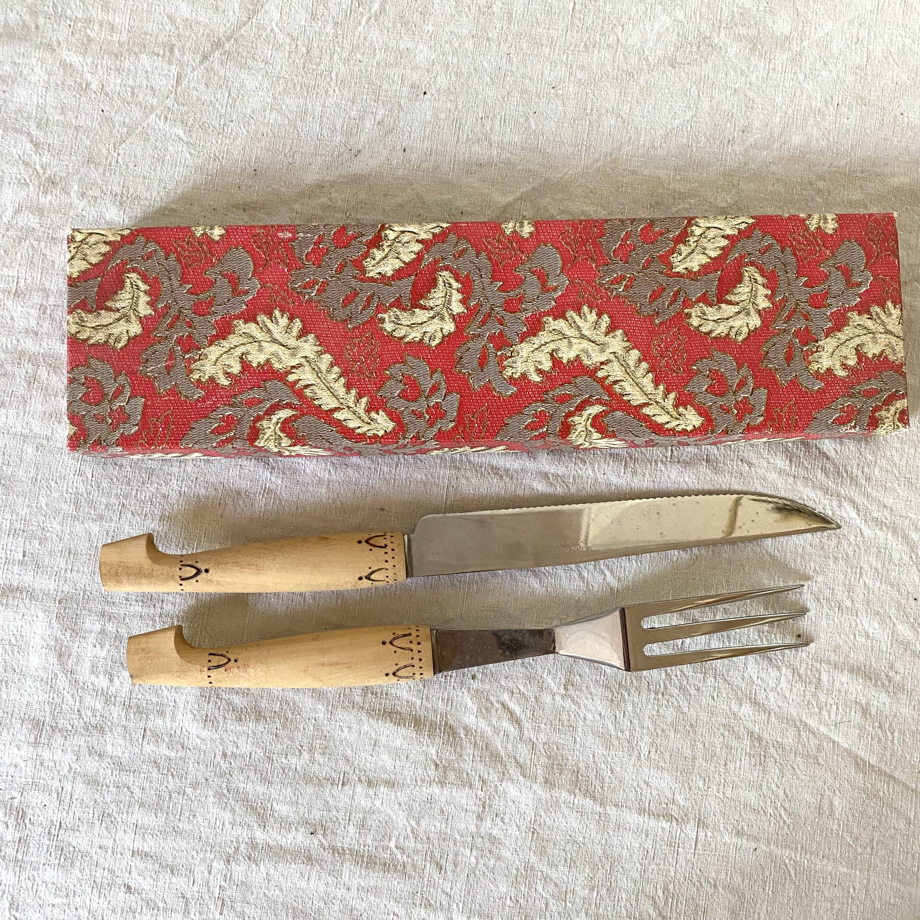 Fourchette et couteau à découpe en inox et bois gravé