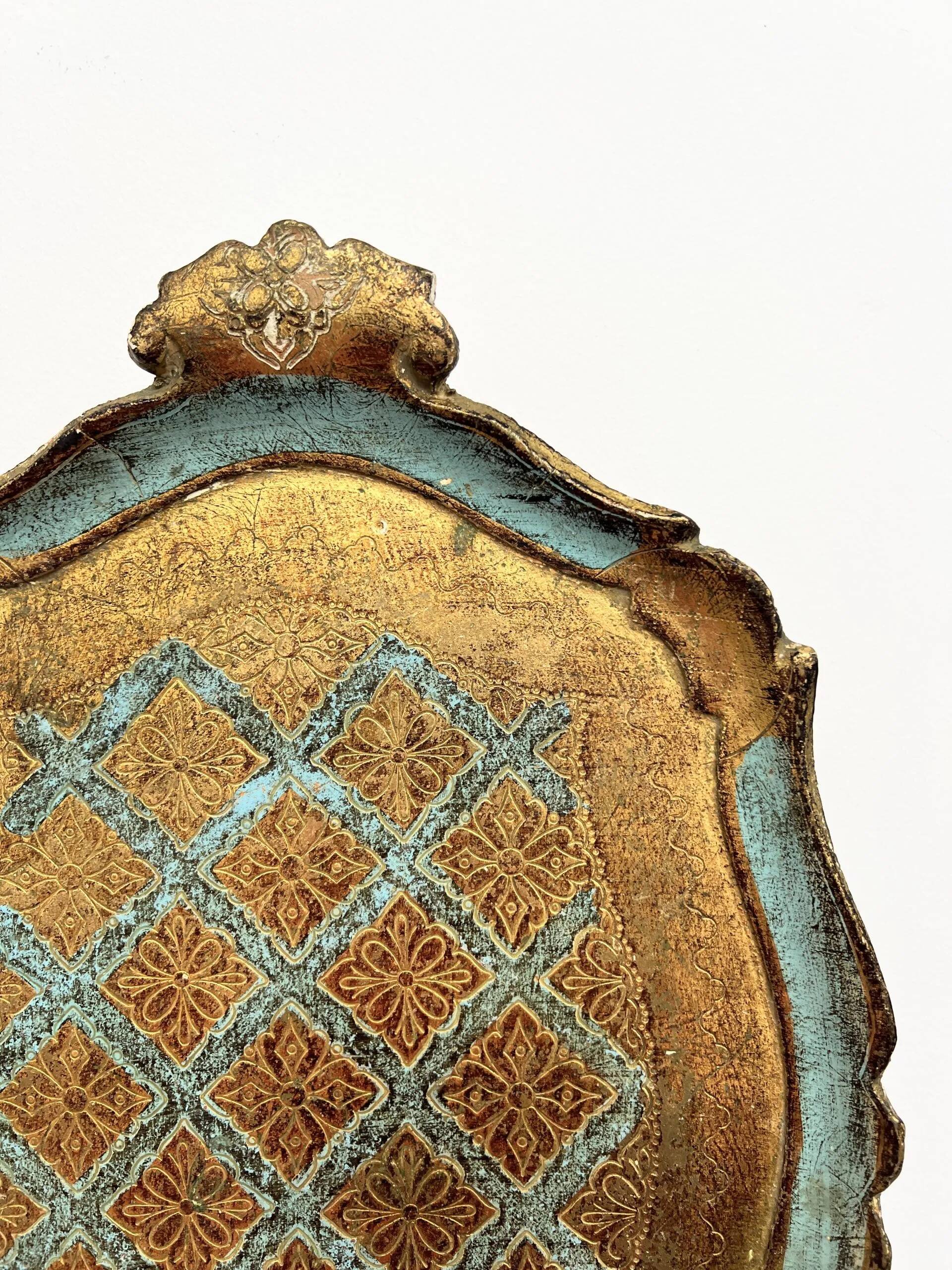 Florentine tray in gilded wood and turquoise with diamond pattern decoration