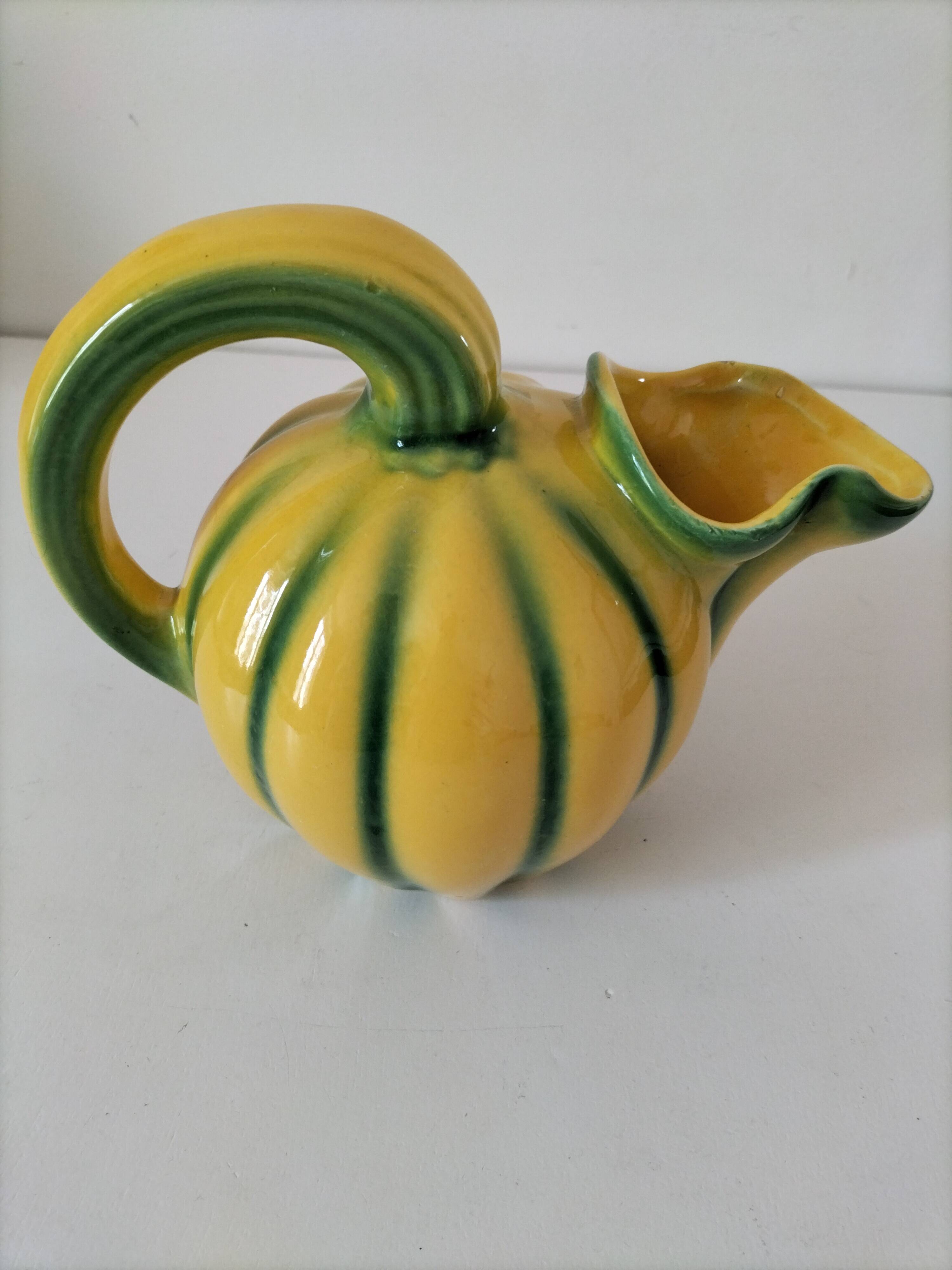 Jug melon in yellow and green majolica