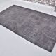 Tapis en laine grise
