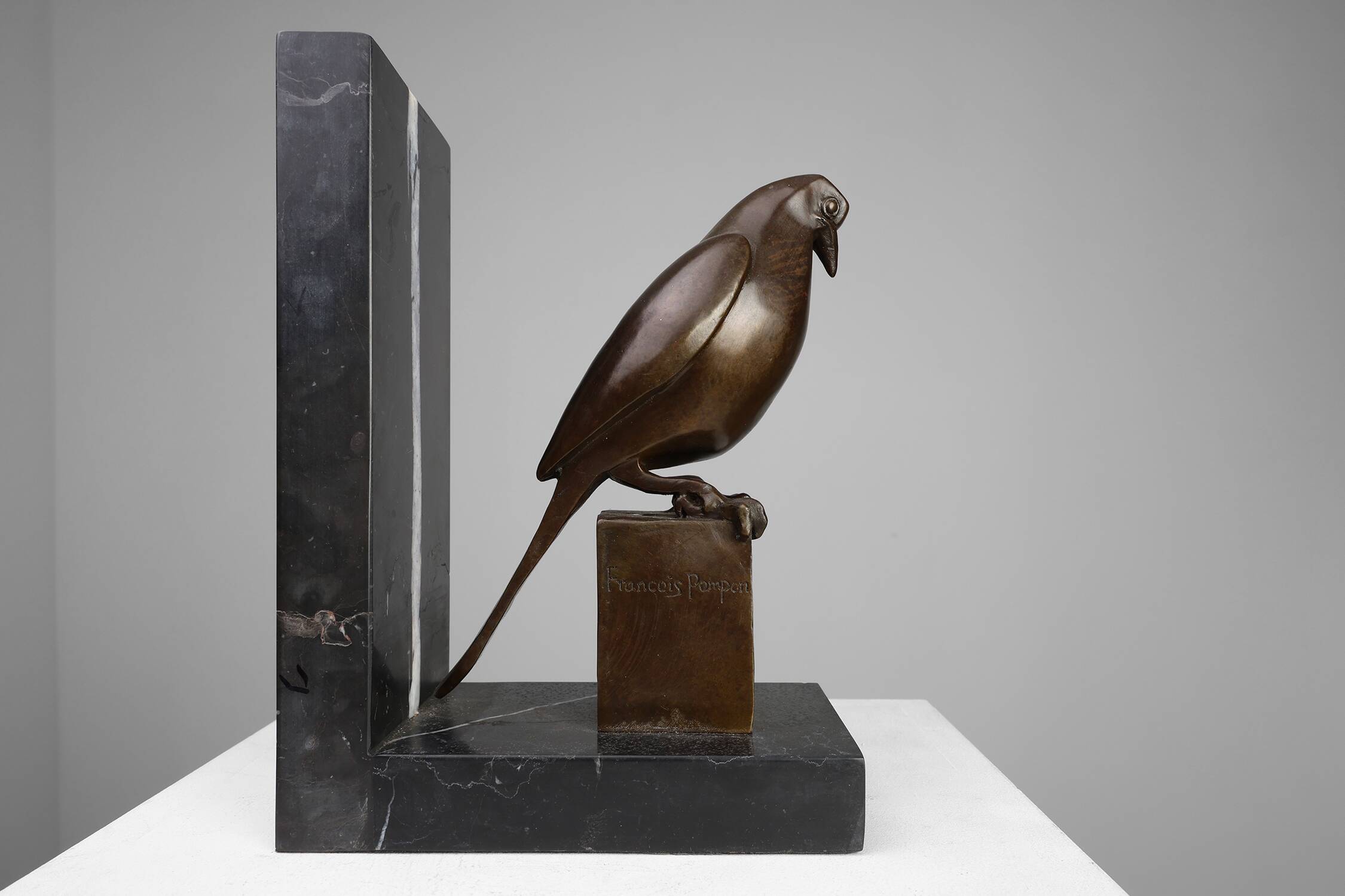 Faucon crécerelle en bronze par François Pompon, France vers 1930