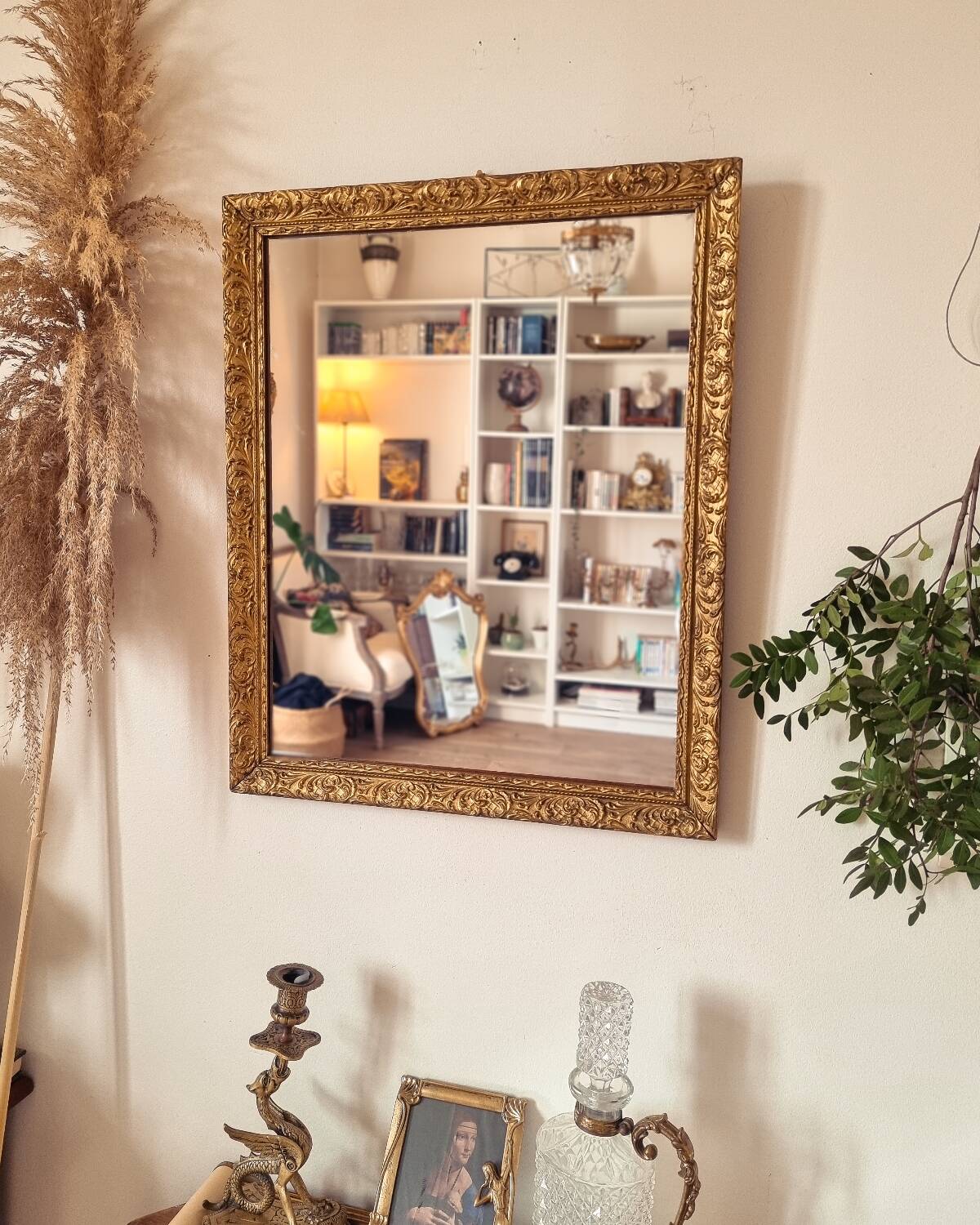 Mirror in wood and gilded stucco