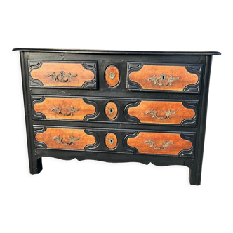 Parisian chest of drawers of the eighteenth century