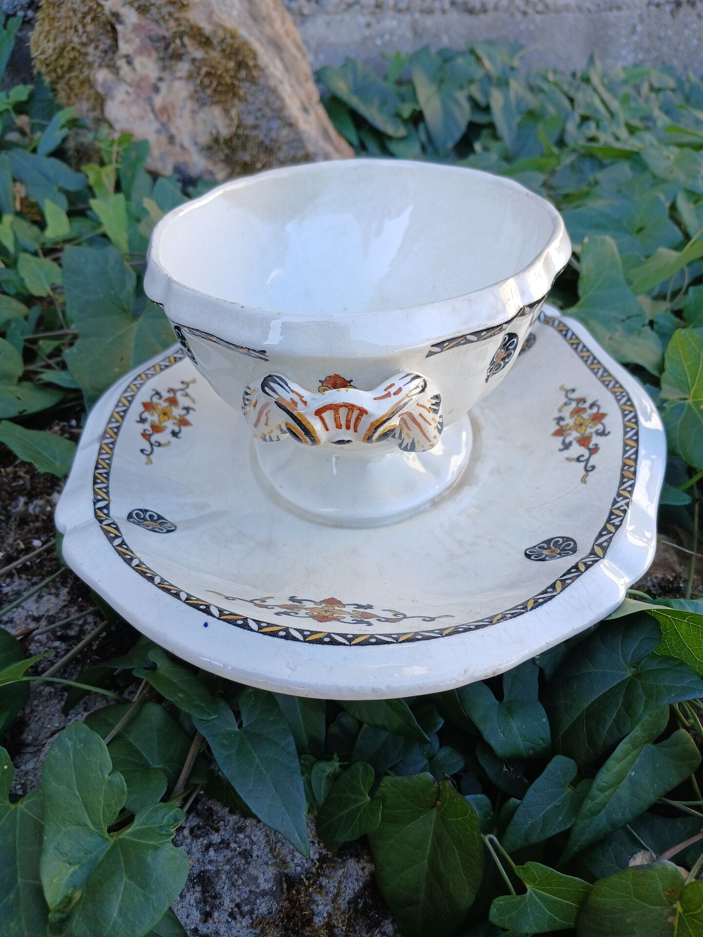Saucière ancienne de Gien 