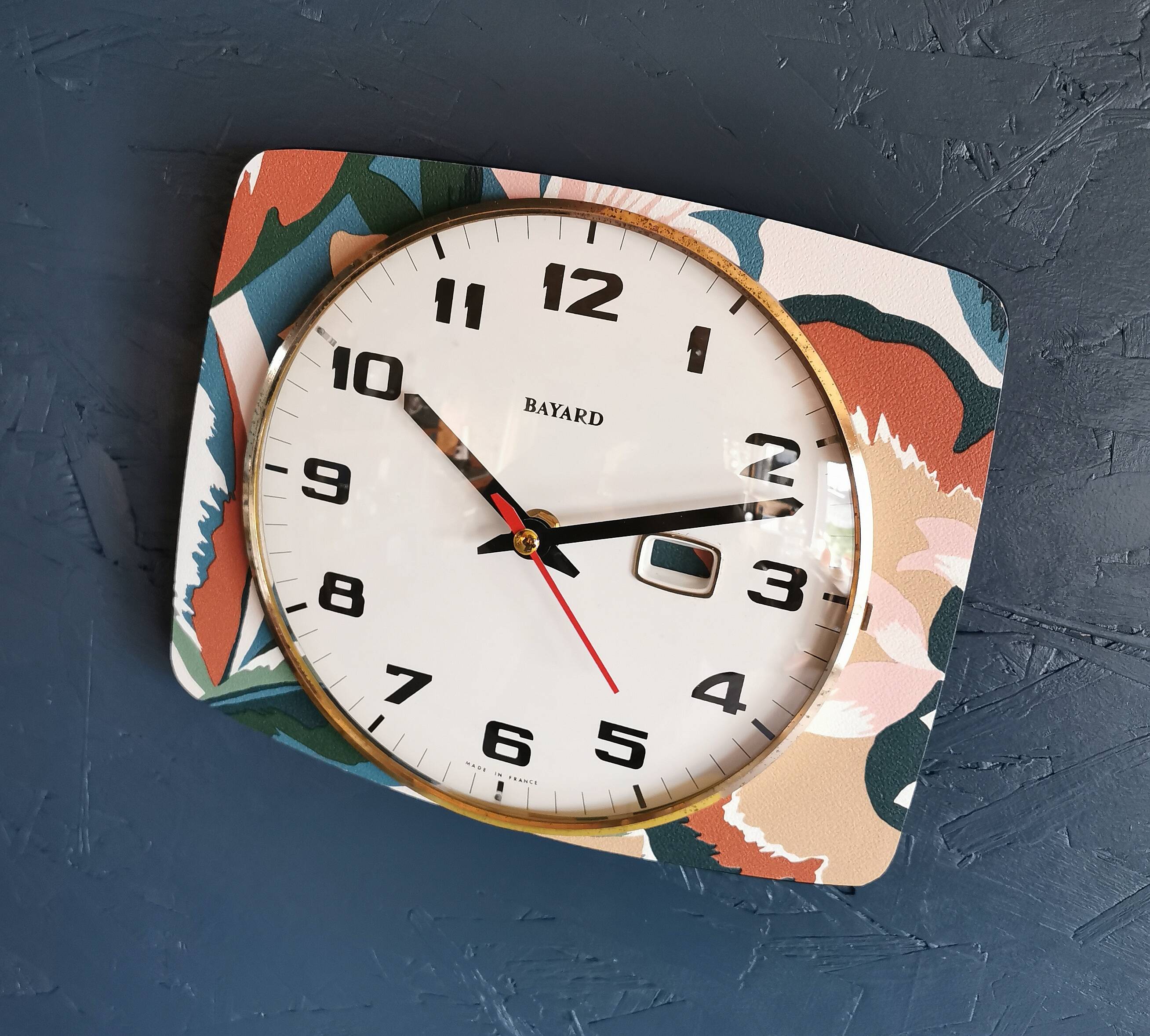 Vintage rectangular silent wall clock "Bayard terracotta green"